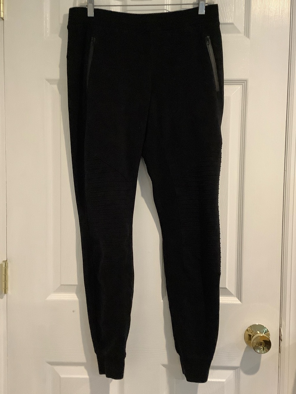 ALO Women’s Black Stretchy Work Out Gym Athleisure Activewear Travel Joggers M